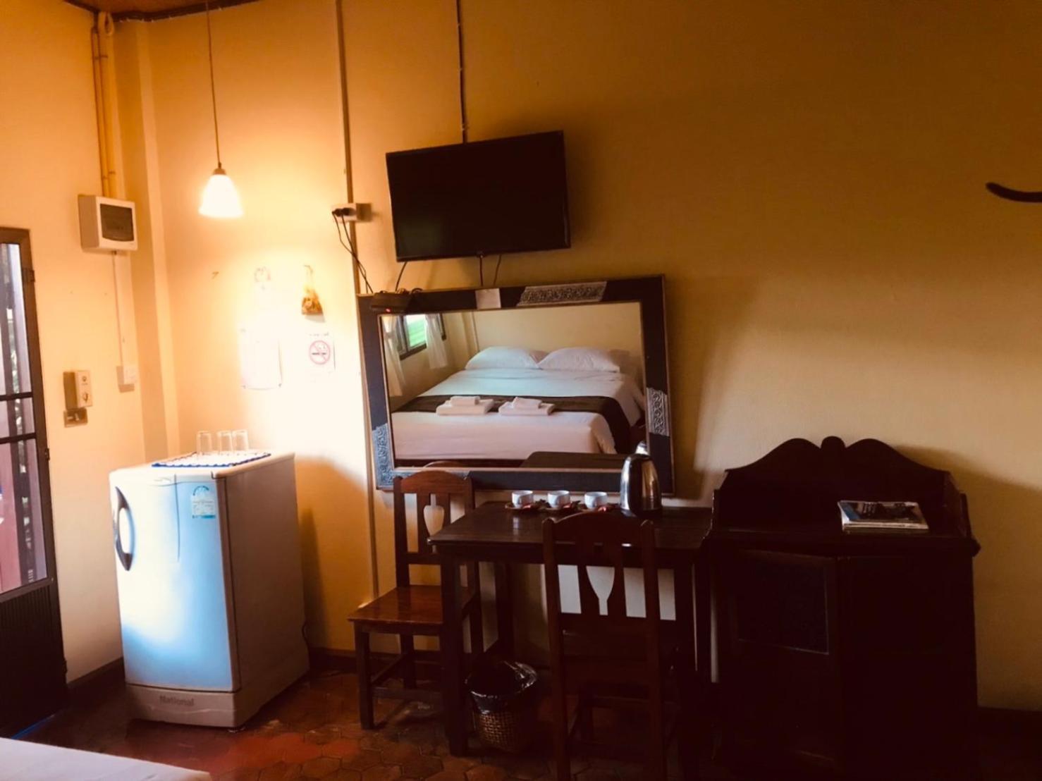 Golden Triangle Palace Hotel チェンライ エクステリア 写真